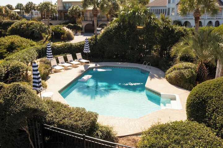 Haven by Avantstay Luxury Beachfront Home w / Pool & Gorgeous Patios