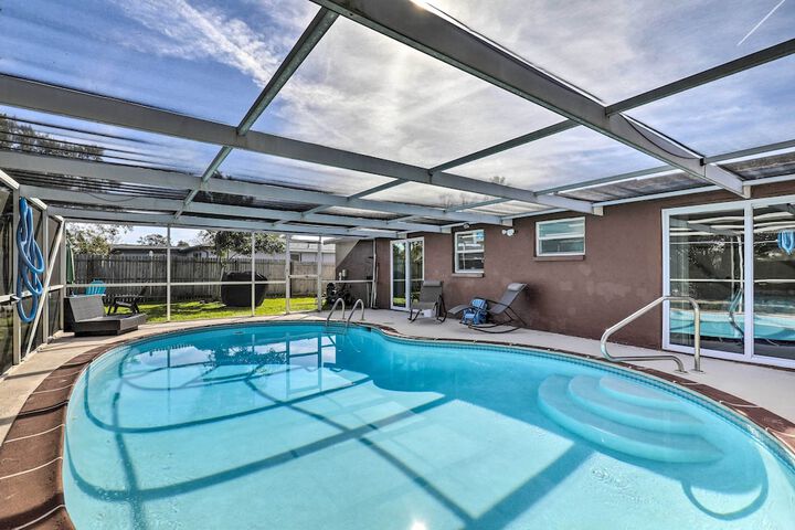 Family Home w / Lanai & Yard in Port Richey!