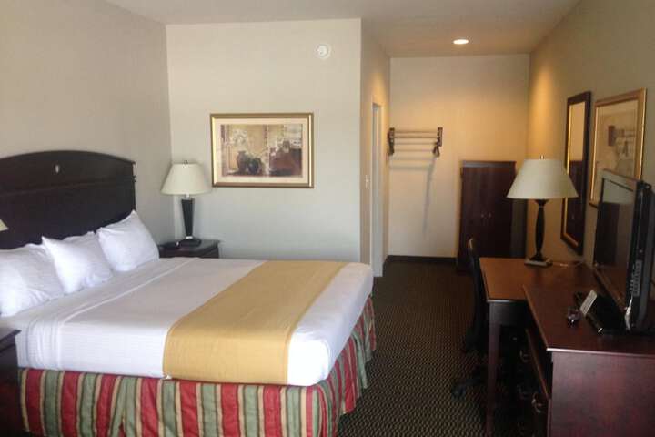 Room 16 of 25