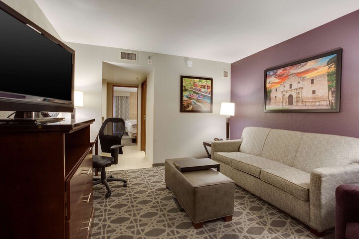 Room 12 of 63