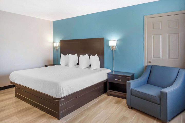 Days Inn by Wyndham Wrightstown McGuire AFB / Bordentown