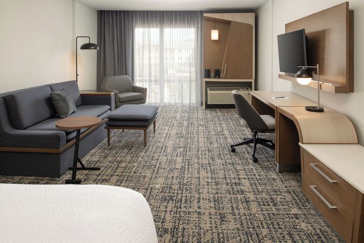 Courtyard by Marriott Houston City Place