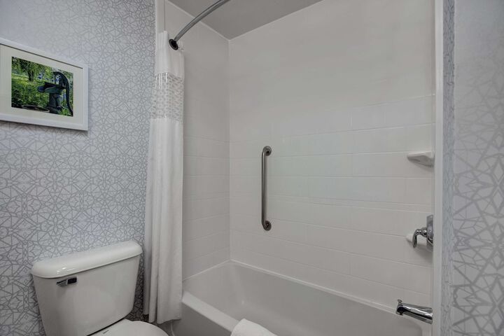 Room 15 of 28