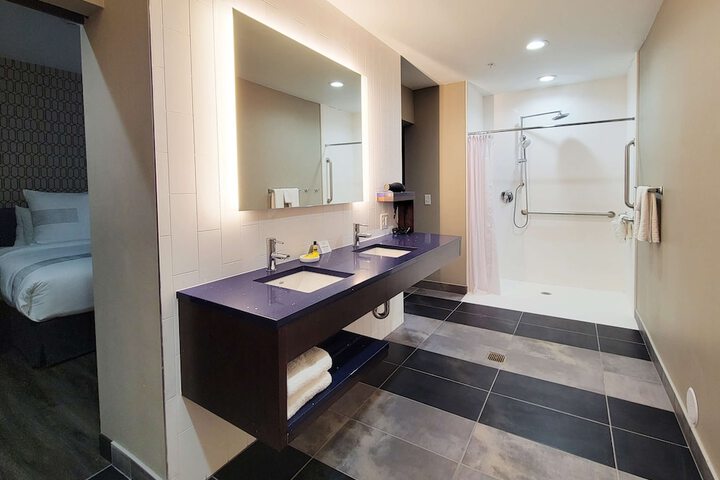 Room 16 of 24