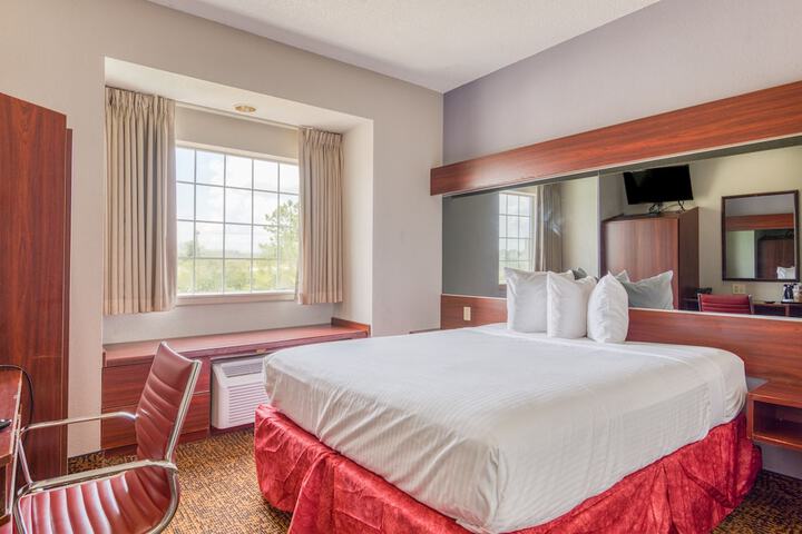 Room 14 of 40