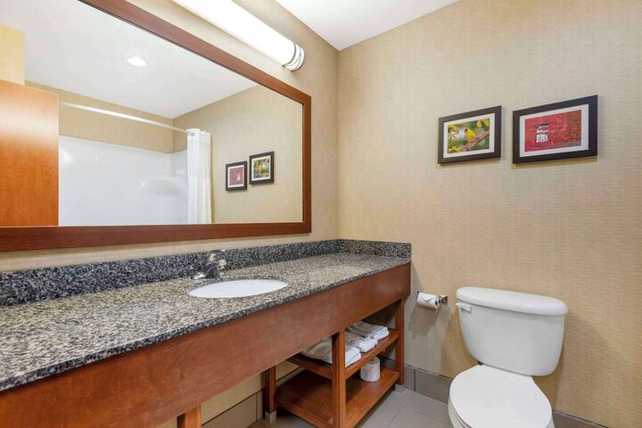 Comfort Inn & Suites Grinnell near I-80