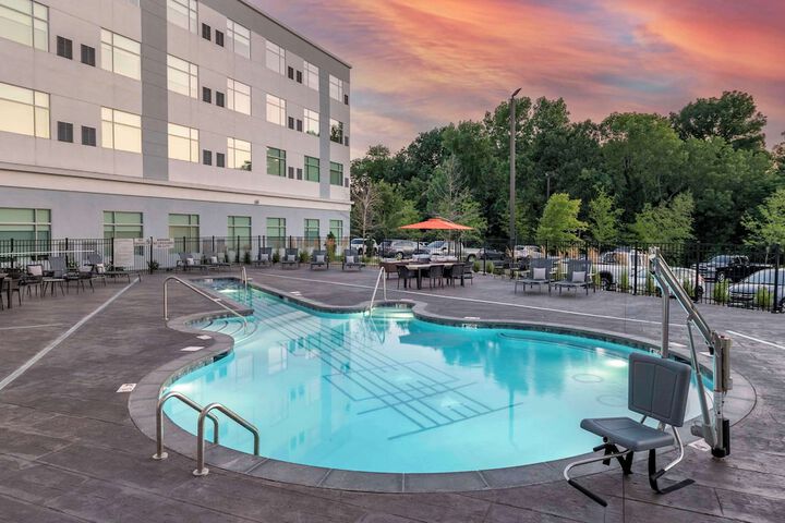 Pool 4 of 61