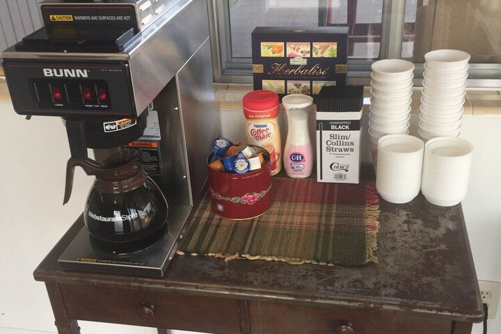 Breakfast/Coffee Service 25 of 34