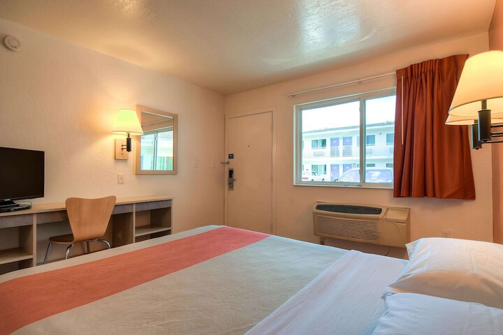Motel 6 Westminster South - Long Beach
