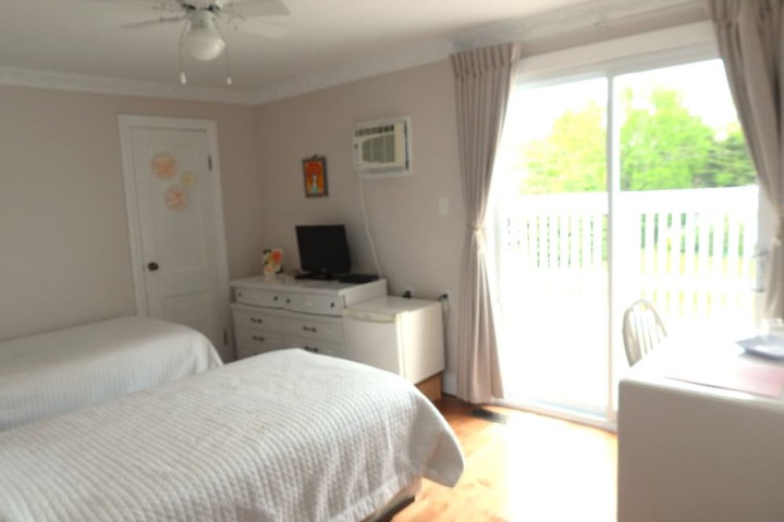Room 9 of 15