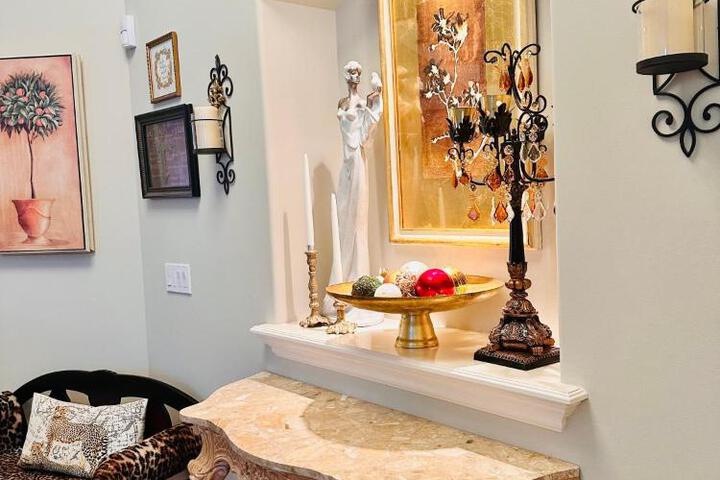 The Elegant & Cozy Retreat