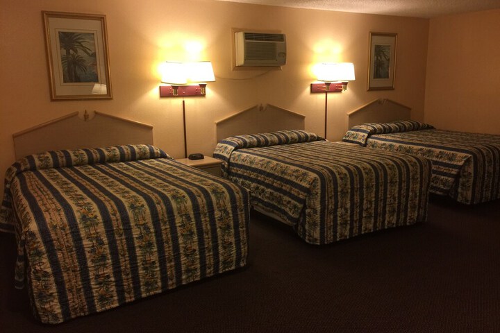 Room 15 of 25