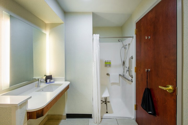Room 52 of 84