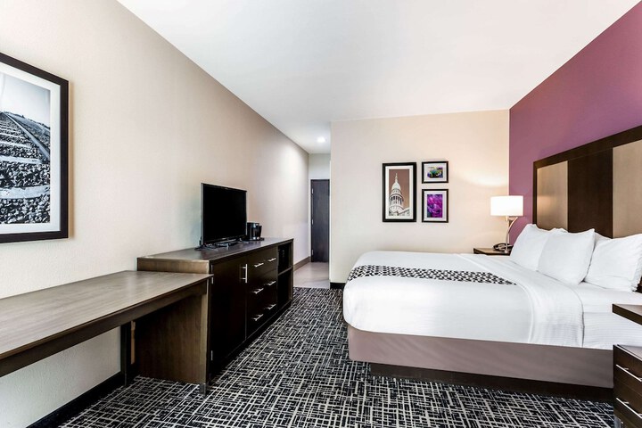 Room 17 of 47