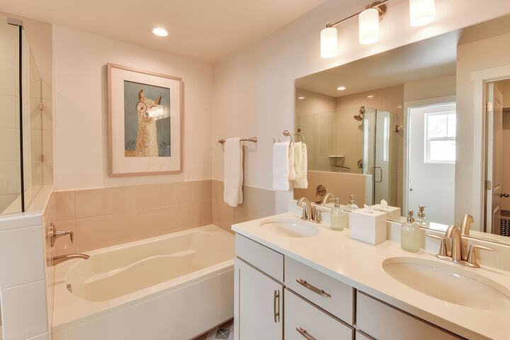 Hot Tub: Heber City Home 15 Mi to Park City!