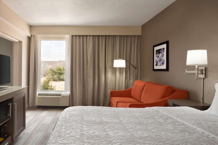 Room 9 of 33