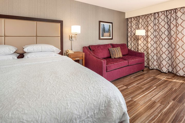 Hampton Inn & Suites Seattle-North / Lynnwood
