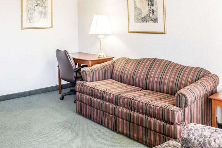 Suite 6 of 16