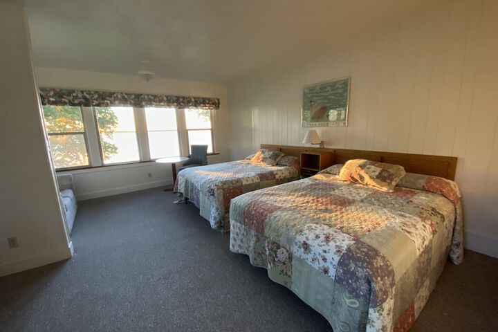 Room 51 of 104