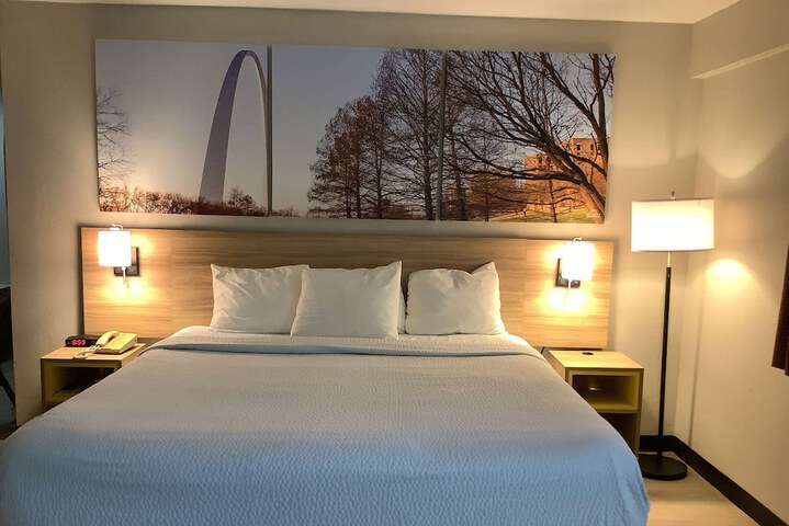 Room 10 of 34