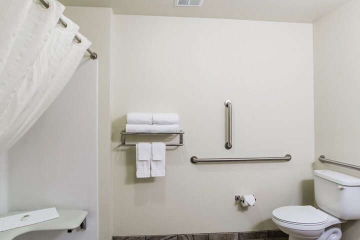 Room 12 of 38
