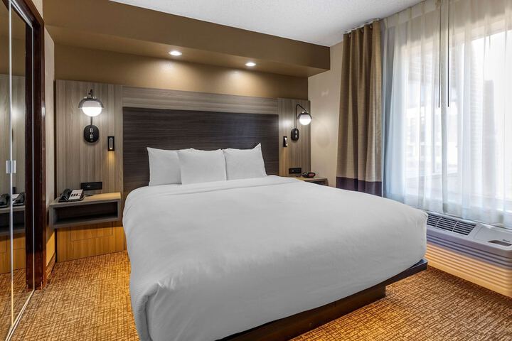 Room 25 of 42