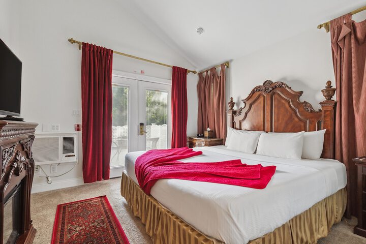 The Columbia Inn at Peralynna Manor