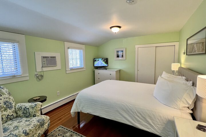 Room 35 of 62