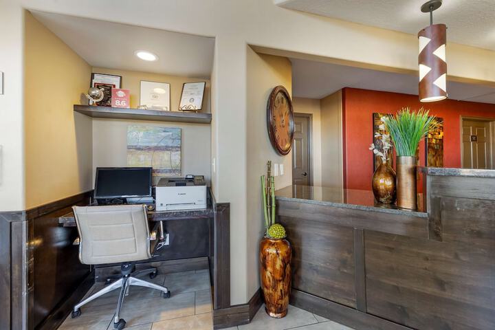 Business Center 44 of 45