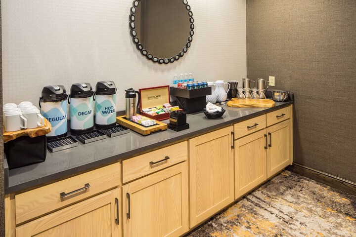 Hilton Garden Inn Pittsburgh Airport