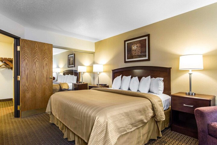 Room 8 of 36
