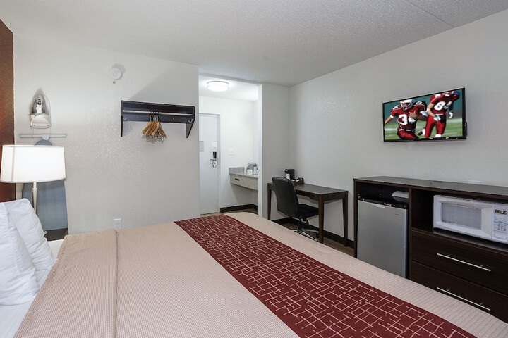 Room 12 of 33
