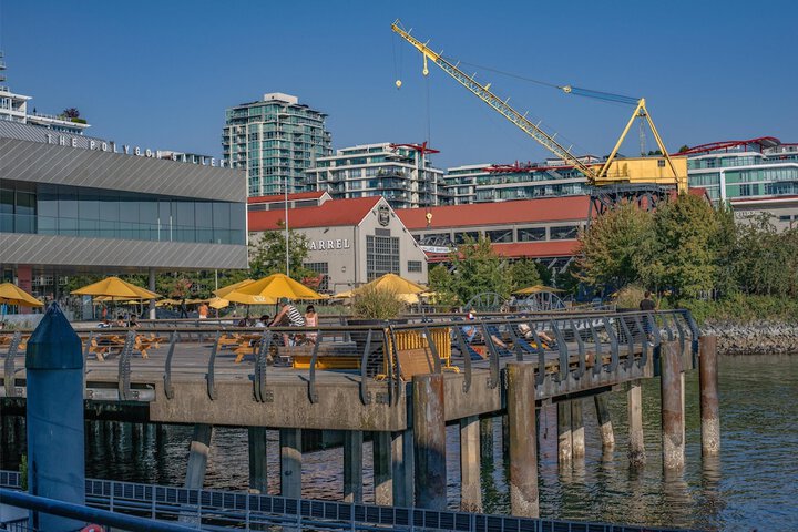 Coast Lonsdale Quay Hotel