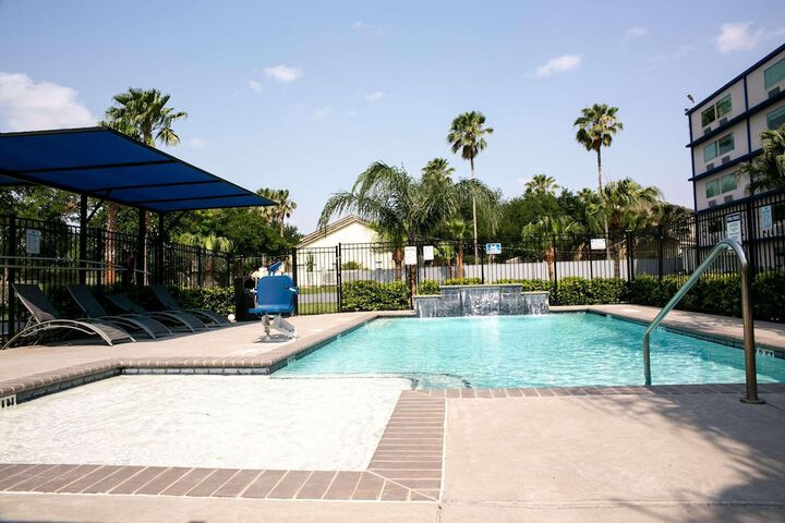 Pool 4 of 27