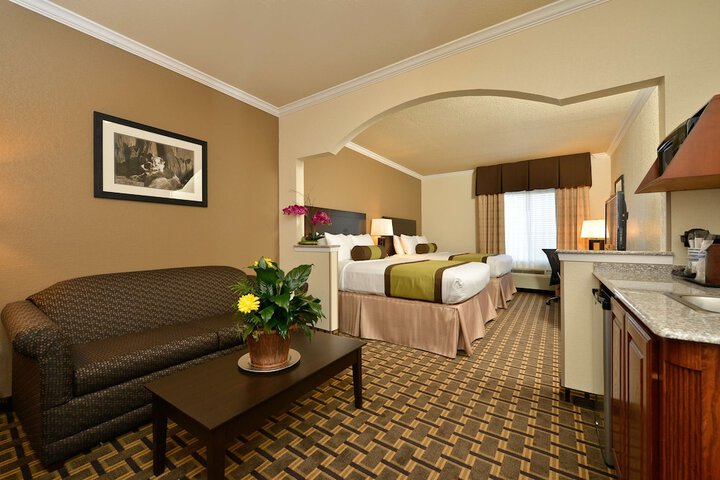 Room 11 of 30