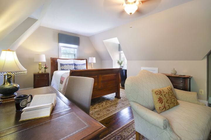 Hillbrook Inn