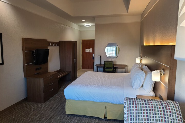 Room 26 of 63