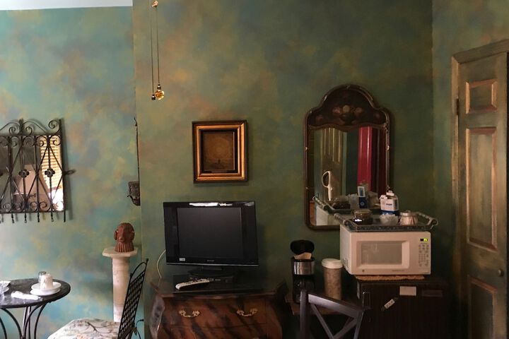 Room 21 of 21