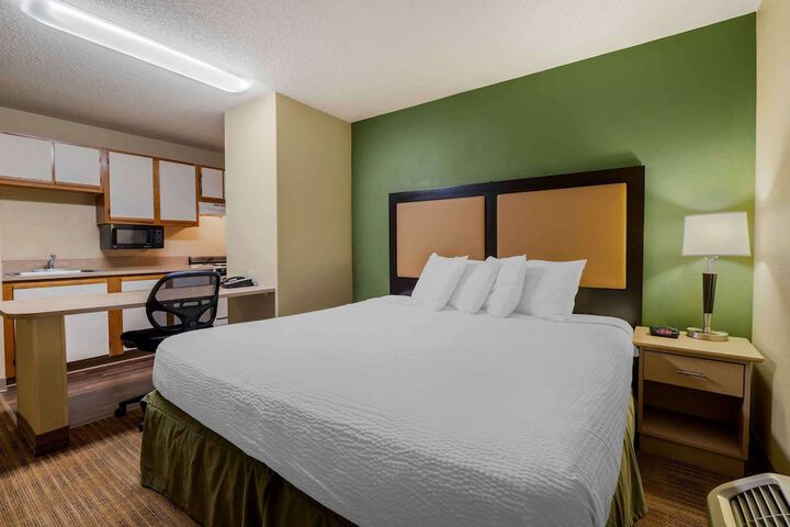Room 33 of 38
