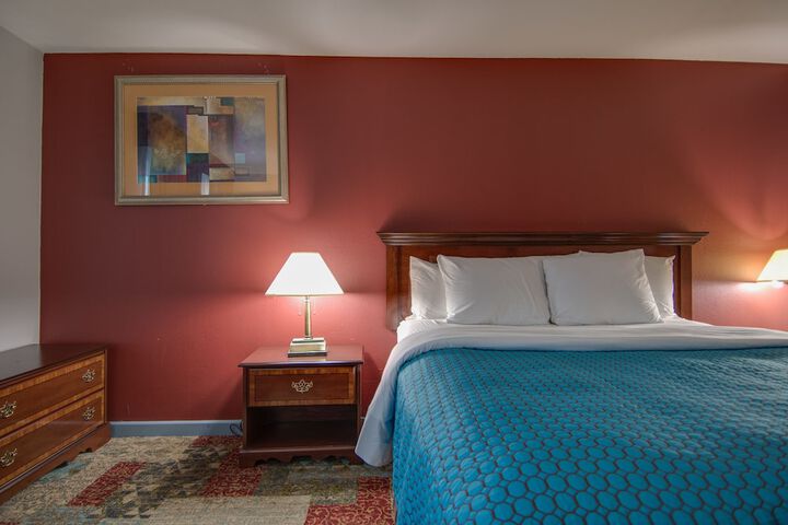 Room 21 of 34