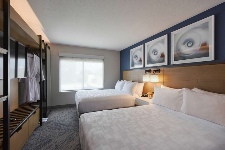 Room 44 of 75