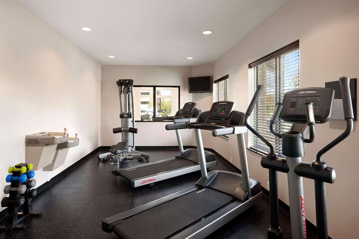 Country Inn & Suites by Radisson Roseville - St. Paul