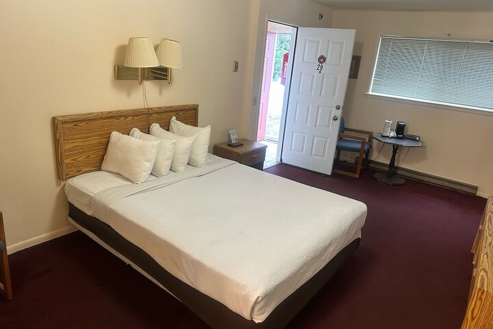 Room 11 of 22