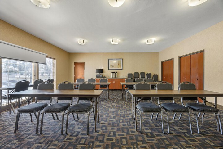 Best Western Plus Prairie Inn
