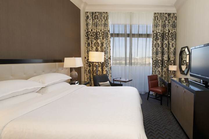Room 34 of 114