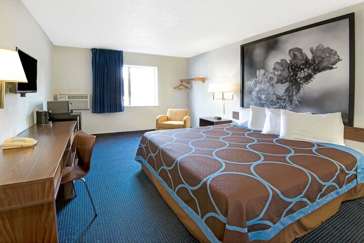 Room 7 of 13