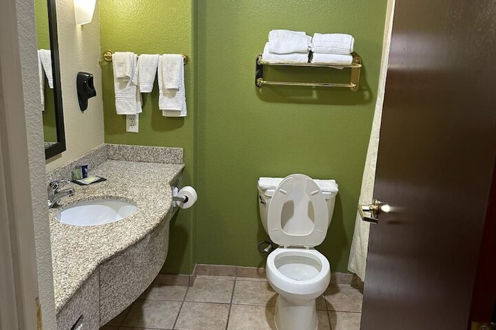 Room 16 of 49