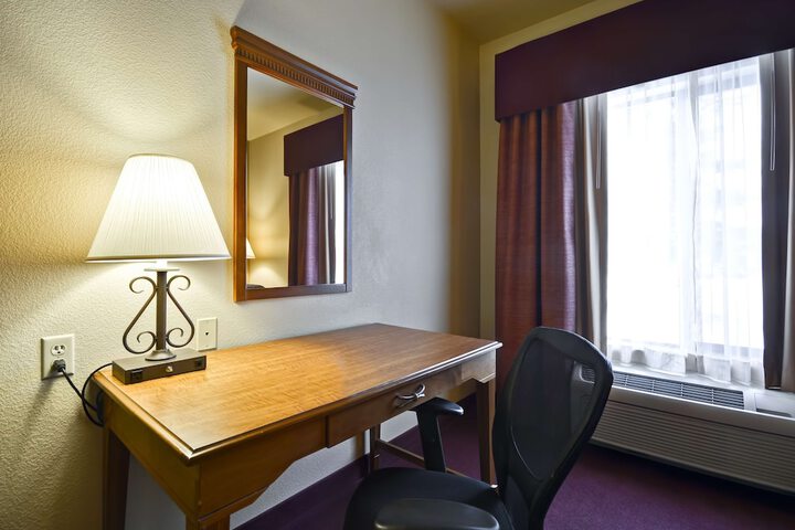 Room 16 of 27