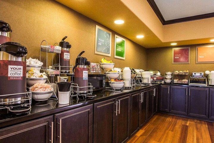 Breakfast/Coffee Service 21 of 27
