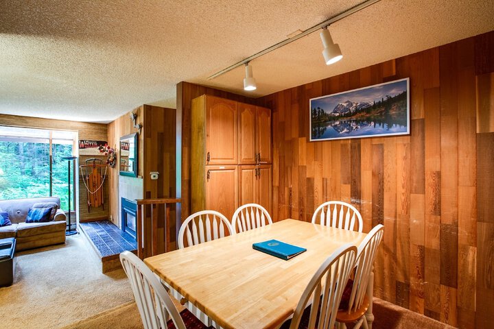 84SW - Sauna - Soaker Tub - Fireplace - Sleeps 6